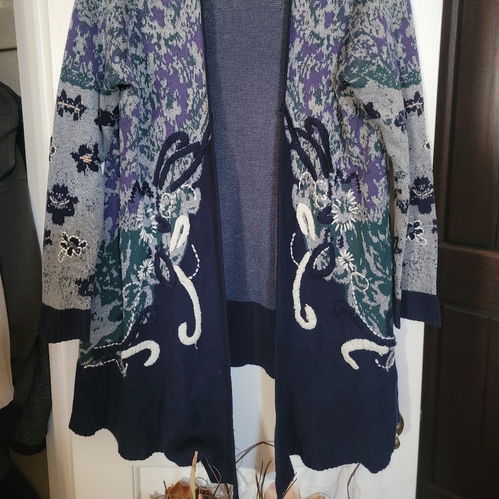 Cardigan - Picture 2 of 4